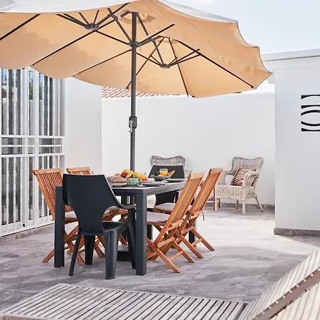 Casa Pura Vida * Callao Salvaje